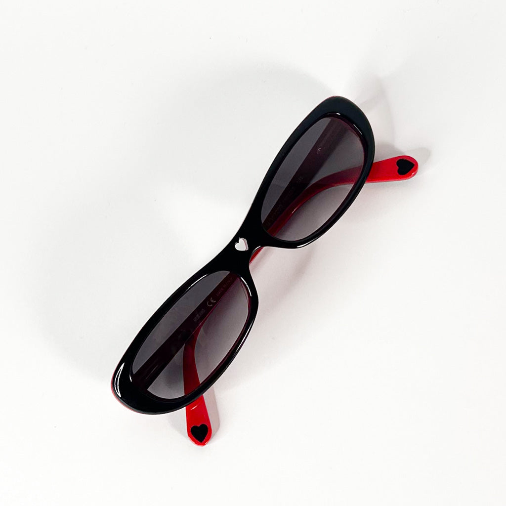 Monture Moschino MO02203 détails logo sur branche rouge